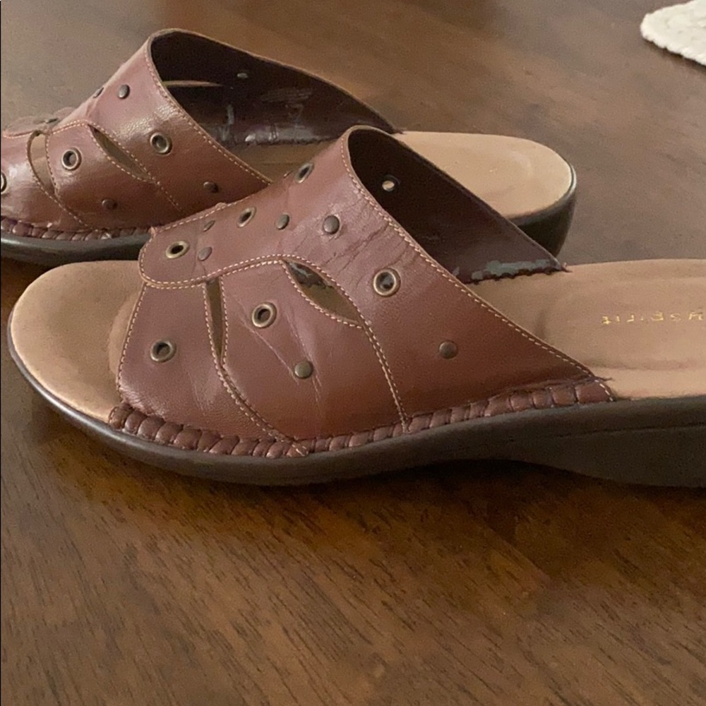 Easy Spirit sandals size 8.5 M
